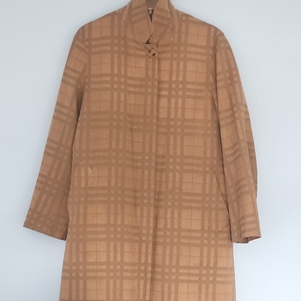 Burberry overcoat plaid pattern